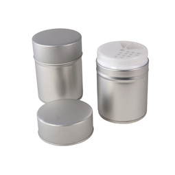 Leere Dosen: runde Stülpdeckeldose aus Weißblech für Gewürze, mit Streueinsatz aus Kunststoff.